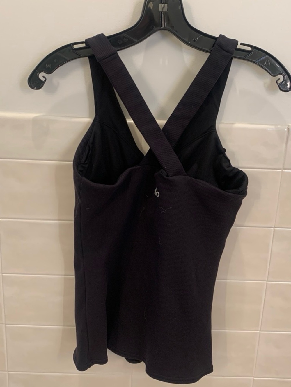 ALO Yoga Black Ribbed V-Neck Tank Top - Picture 2 of 6